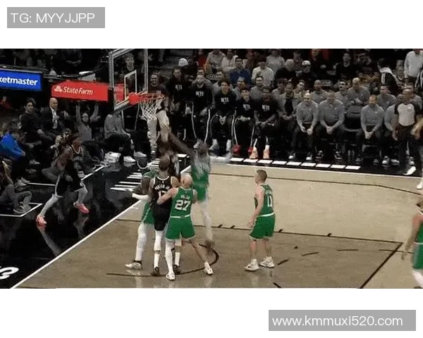 争球爆发冲突！克拉克斯顿与克塔摩擦，小波特及时劝架