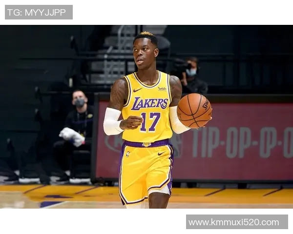 纳斯：埃奇库姆沉稳得像10年老将 他什么活都能干 能持续影响比赛